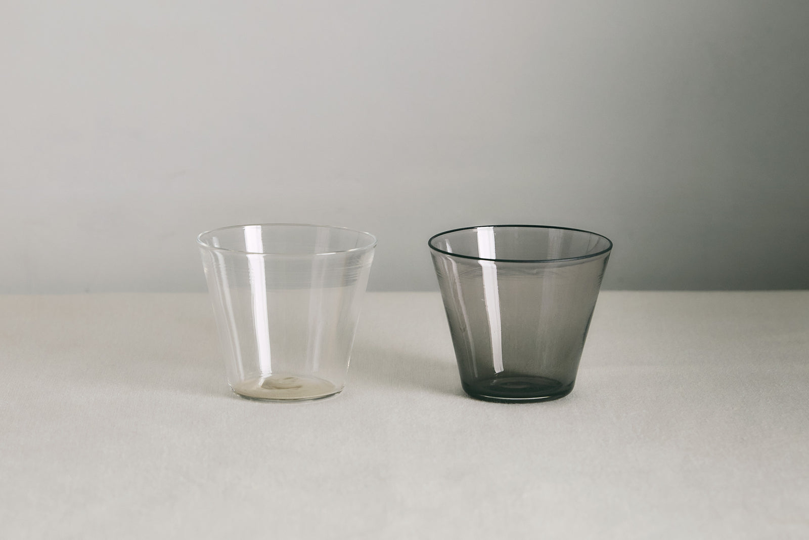 WASHIZUKA GLASS STUDIO（鷲塚貴紀）のカップ チャコール ショート