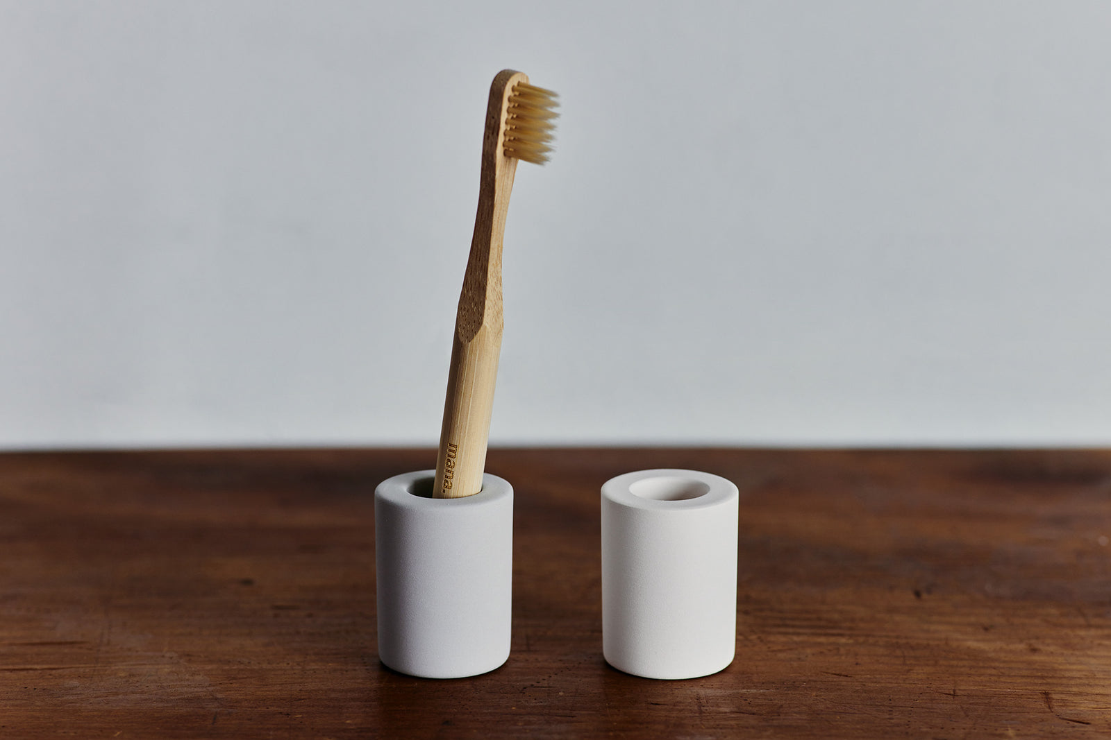 mana.（マナ）の歯ブラシスタンド珪藻土 – いちじつ - ともに生きる