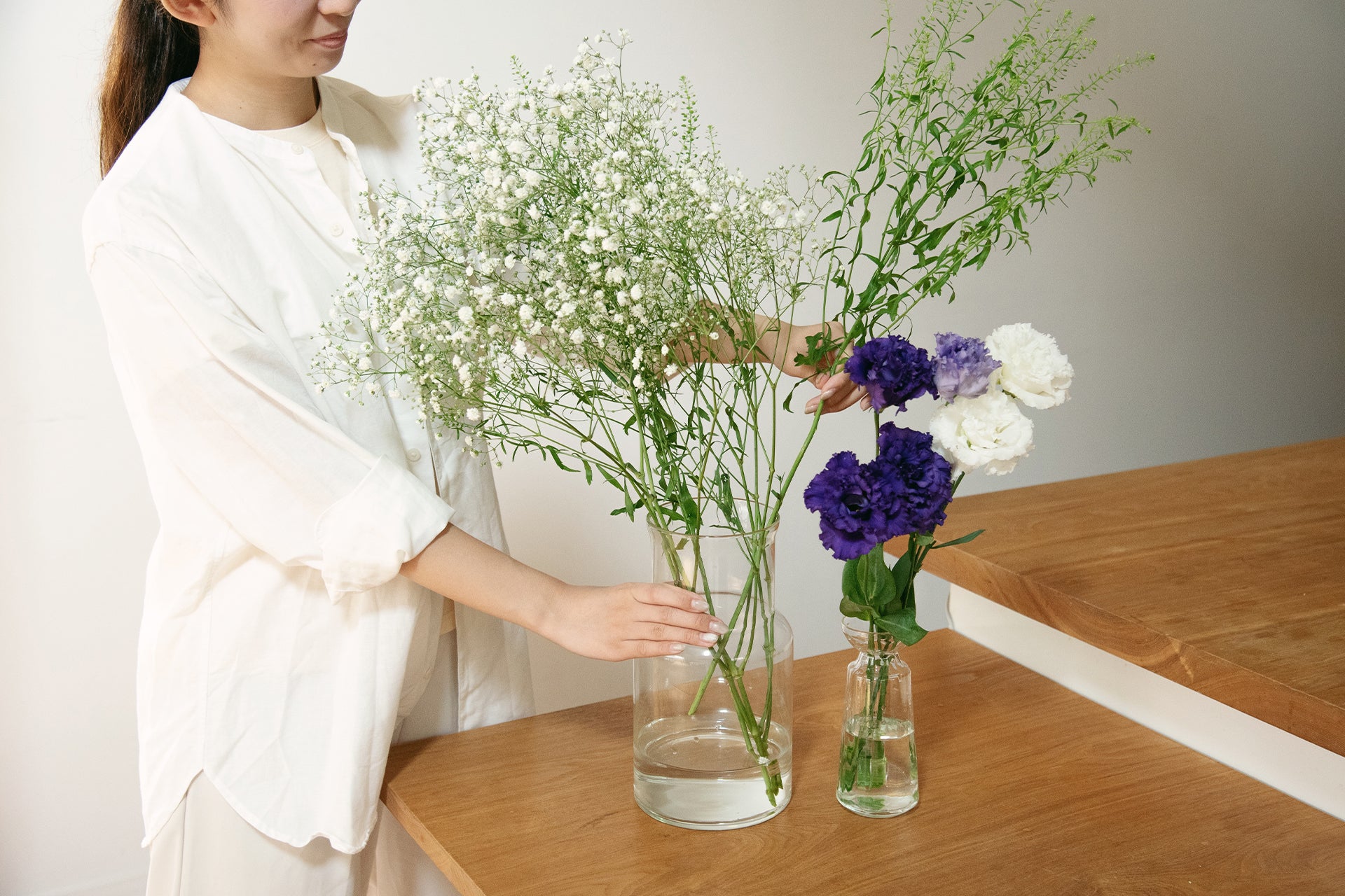 花を活ける様子