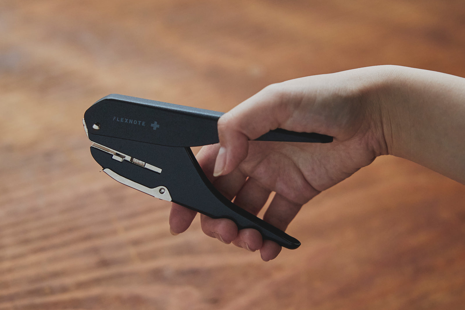 FLEXNOTE（フレックスノート）のFLEXNOTE専用 穴あけパンチ T-Hole