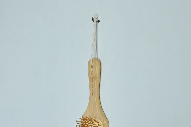 便利な紐付き。使ったあとは、吊るしてしっかり乾燥させながらの保管がおすすめです。