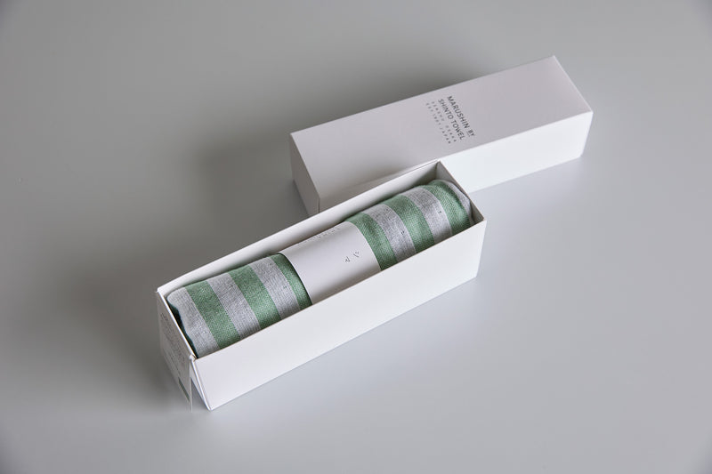 こちらは「フォレスト」。森を思わせるような、落ち着きのあるグリーン系カラー。