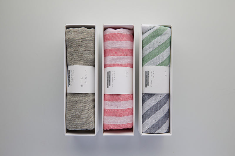 こちらは「ランダムガーゼ」と「シマ」の組み合わせ。ボーダー柄が目を引きます。