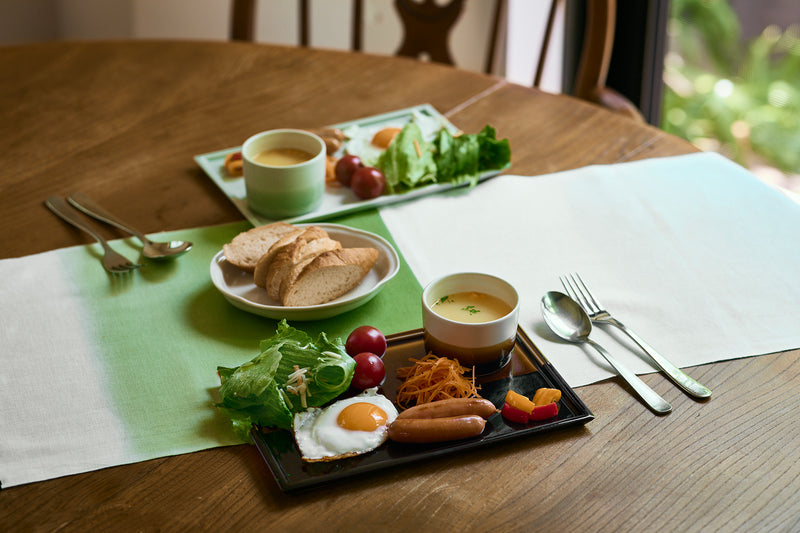 Mustakivi（ムスタキビ）のPIKKU 小皿 石本藤雄デザイン – いちじつ