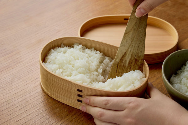 時間が経ってもご飯がしっとりとしていて、そのおいしさに感動します。おひつとして使うのもおすすめ。