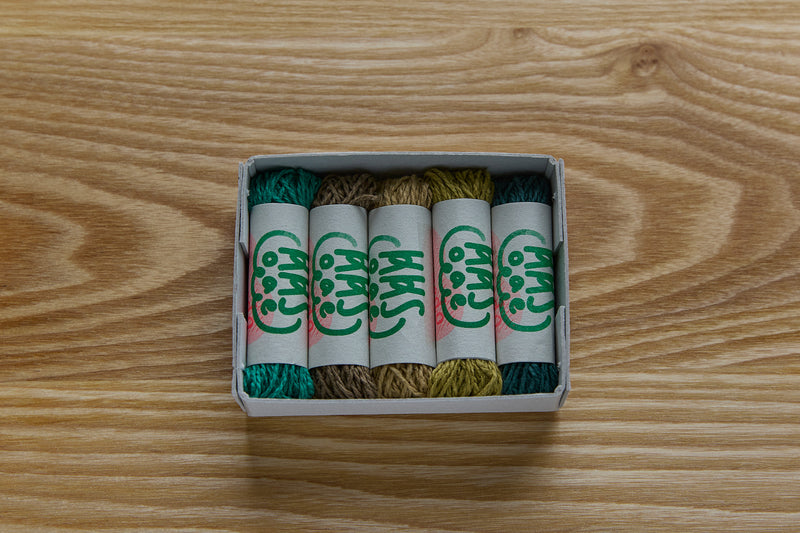 ナチュラルな印象の「03 - ゆさゆさ」。グリーン系カラーに癒やされます。