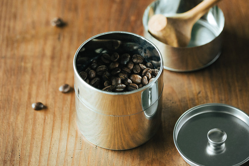 コーヒー豆は約80g、茶葉は約160g入ります。ティーバッグを入れても。