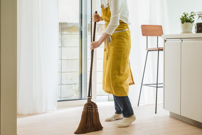 しゅろのやさしいほうき 五玉 焼檜柄 短 / 長