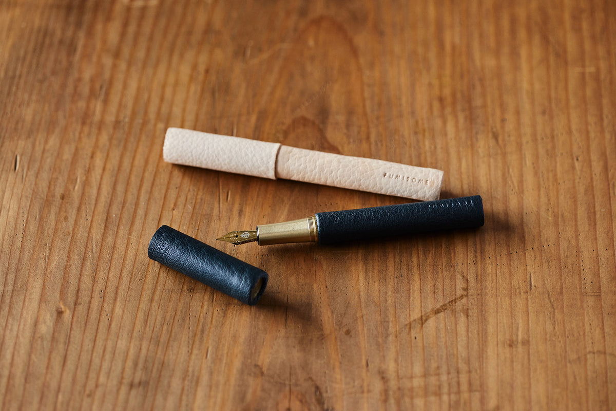TAG STATIONERY（タグステーショナリー）の文染 やわらかな万年筆 鹿革