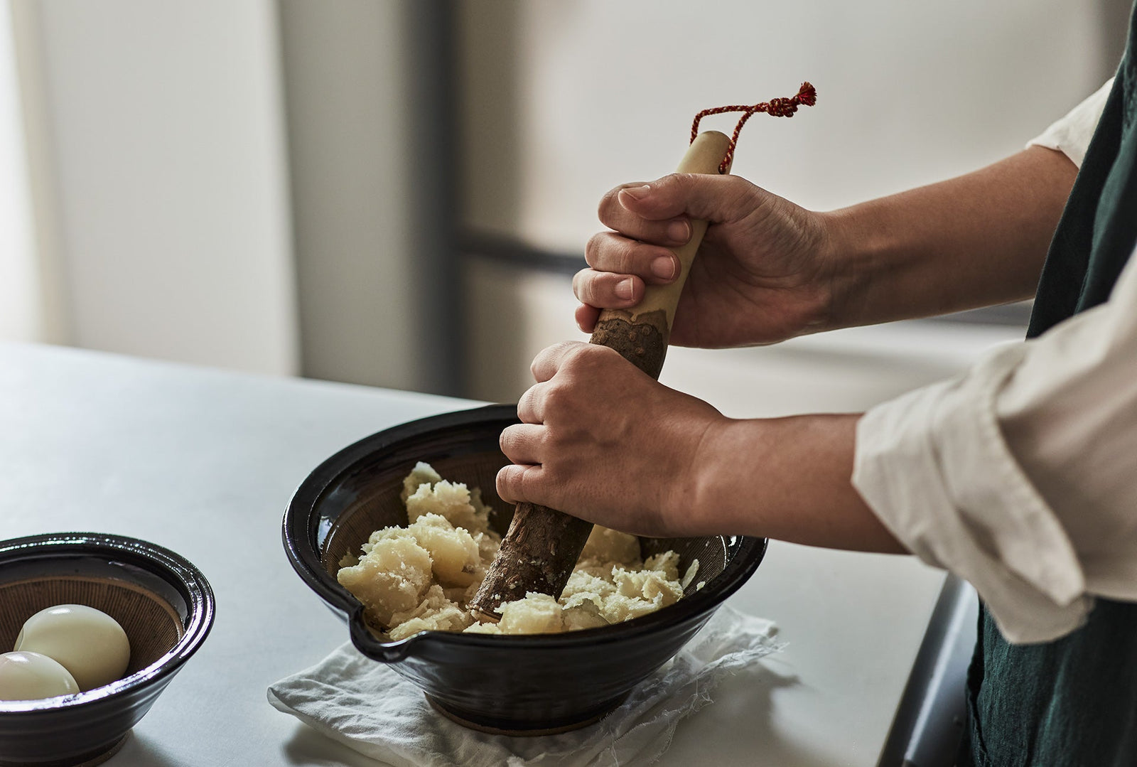 [骨董]藥研 (擂り 鉢・棒)三組。 骨董]藥研 (擂り 鉢・棒)三組。