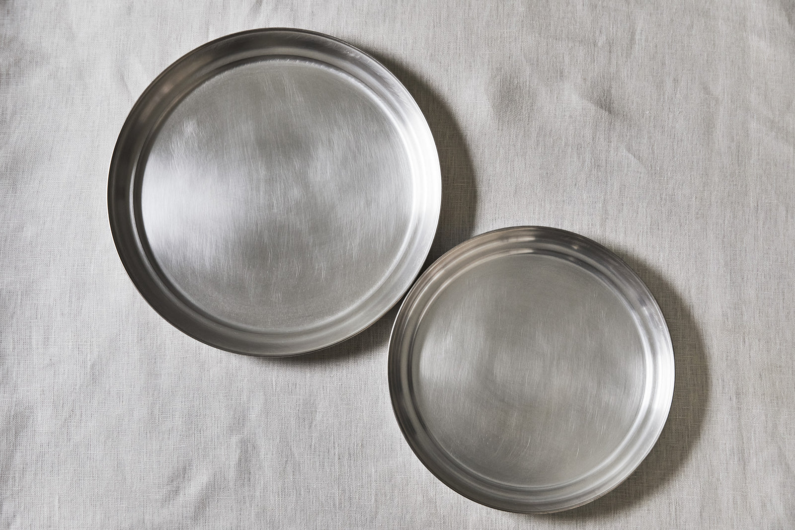 東屋のお盆 真鍮銀めっき 小 – いちじつ - ともに生きる、道具と日用品