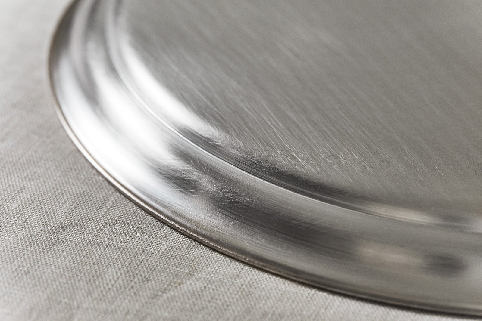 東屋のお盆 真鍮銀めっき 大 – いちじつ - ともに生きる、道具と日用品